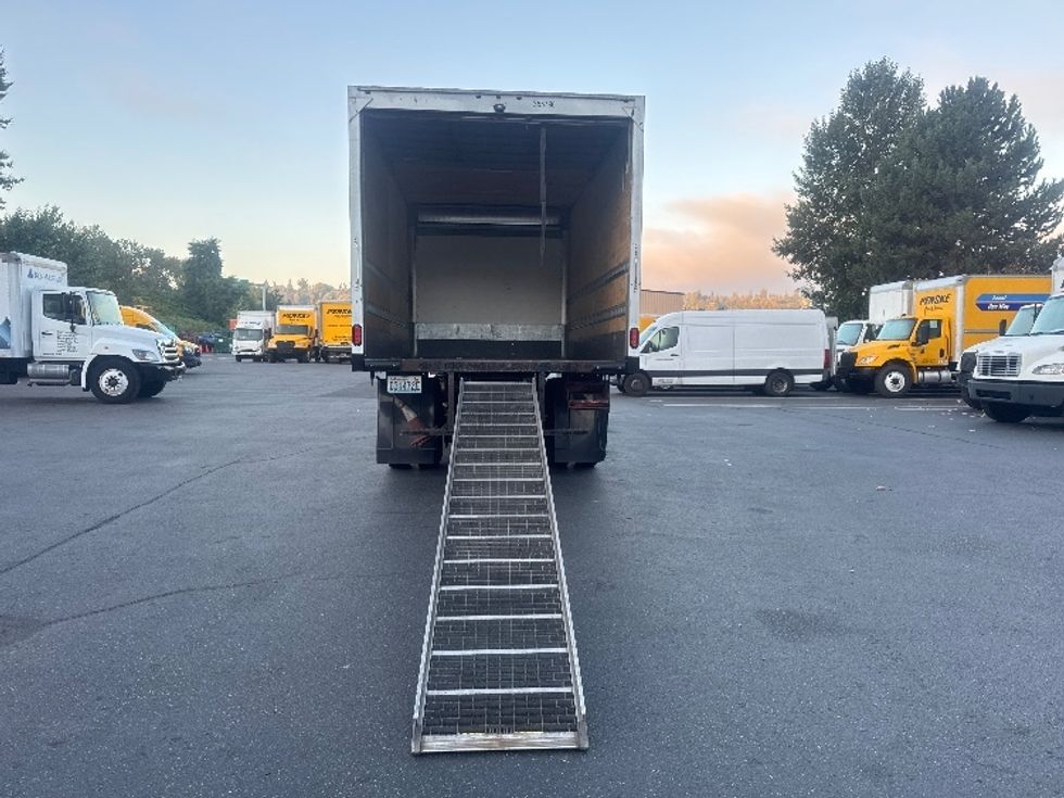 Medium Duty Box Truck-Light and Medium Duty Trucks-International-2020-MV607-Tukwila-WA-130,233\n\t\tmiles-$ 46,250 - Image 9