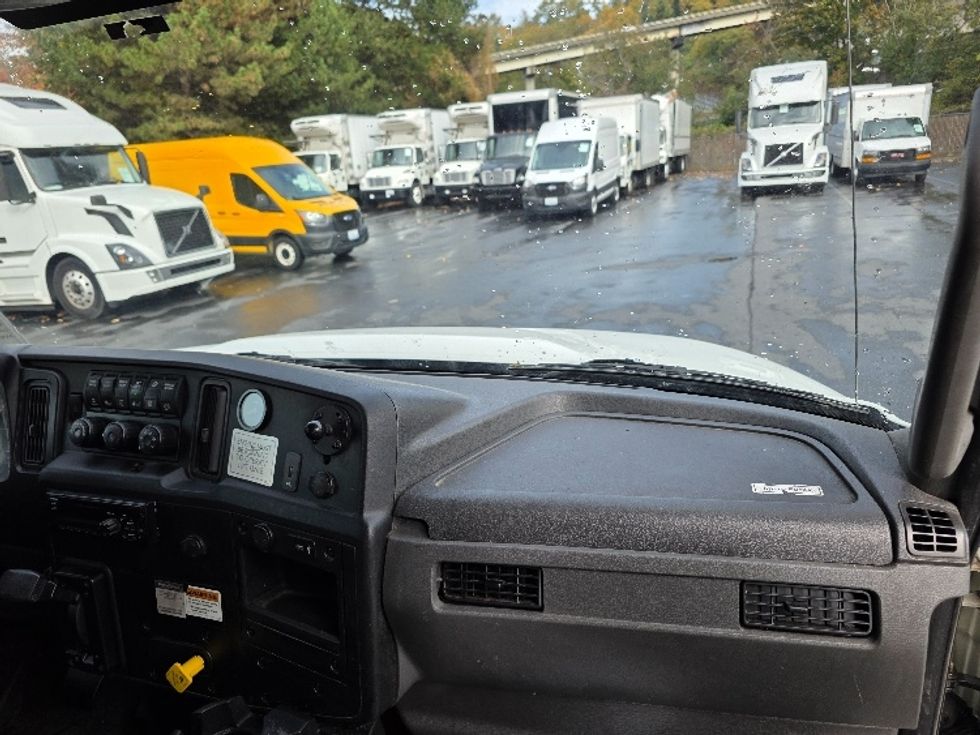 Medium Duty Box Truck-Light and Medium Duty Trucks-International-2020-MV607-Tukwila-WA-133,115\n\t\tmiles-$ 58,250 - Image 21