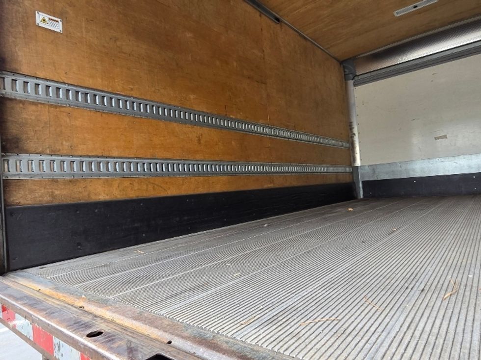 Medium Duty Box Truck-Light and Medium Duty Trucks-International-2020-MV607-Tukwila-WA-137,911\n\t\tmiles-$ 45,500 - Image 11