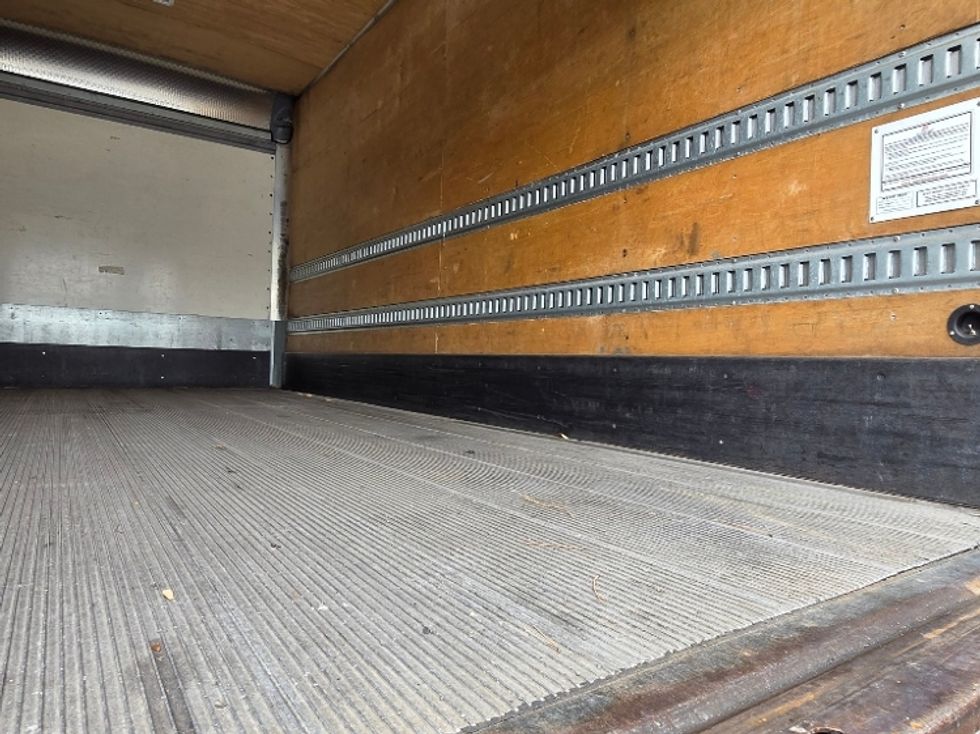 Medium Duty Box Truck-Light and Medium Duty Trucks-International-2020-MV607-Tukwila-WA-137,911\n\t\tmiles-$ 45,500 - Image 12