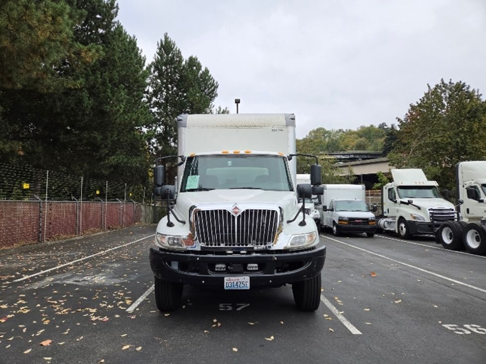 Medium Duty Box Truck-Light and Medium Duty Trucks-International-2020-MV607-Tukwila-WA-137,911\n\t\tmiles-$ 45,500 - Image 2