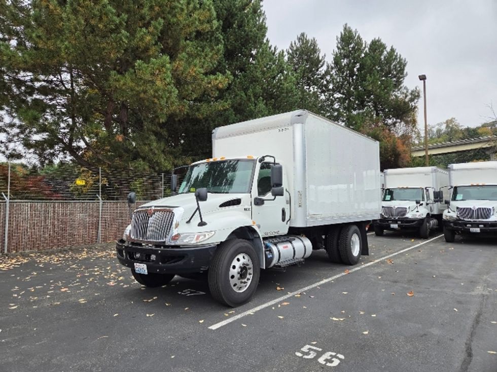 Medium Duty Box Truck-Light and Medium Duty Trucks-International-2020-MV607-Tukwila-WA-137,911\n\t\tmiles-$ 45,500 - Image 3