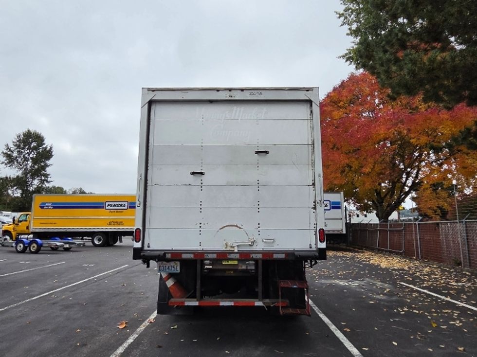 Medium Duty Box Truck-Light and Medium Duty Trucks-International-2020-MV607-Tukwila-WA-137,911\n\t\tmiles-$ 45,500 - Image 7