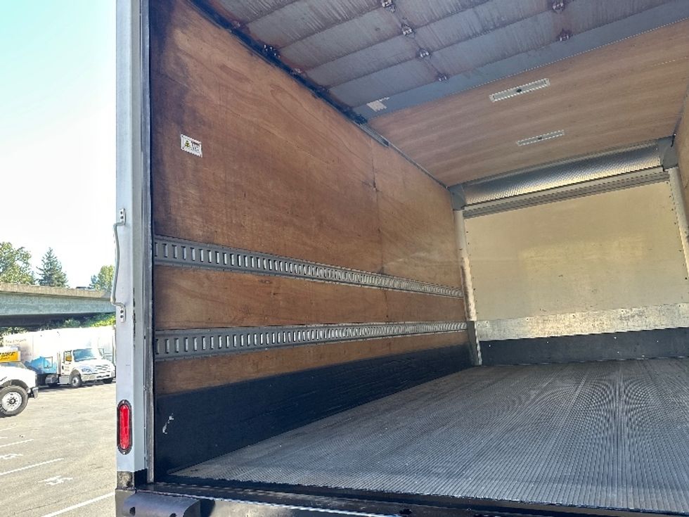 Medium Duty Box Truck-Light and Medium Duty Trucks-International-2020-MV607-Tukwila-WA-138,600\n\t\tmiles-$ 47,000 - Image 11