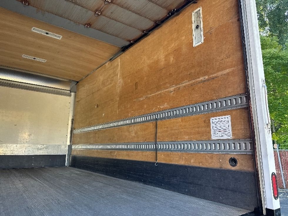 Medium Duty Box Truck-Light and Medium Duty Trucks-International-2020-MV607-Tukwila-WA-138,600\n\t\tmiles-$ 47,000 - Image 12