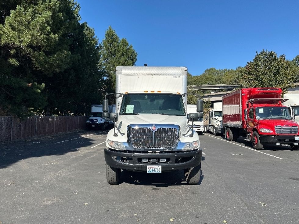 Medium Duty Box Truck-Light and Medium Duty Trucks-International-2020-MV607-Tukwila-WA-138,600\n\t\tmiles-$ 47,000 - Image 2