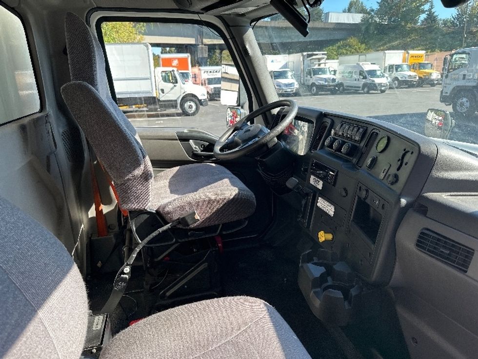 Medium Duty Box Truck-Light and Medium Duty Trucks-International-2020-MV607-Tukwila-WA-138,600\n\t\tmiles-$ 47,000 - Image 21