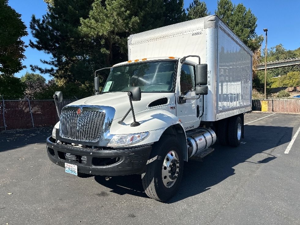 Medium Duty Box Truck-Light and Medium Duty Trucks-International-2020-MV607-Tukwila-WA-138,600\n\t\tmiles-$ 47,000 - Image 3