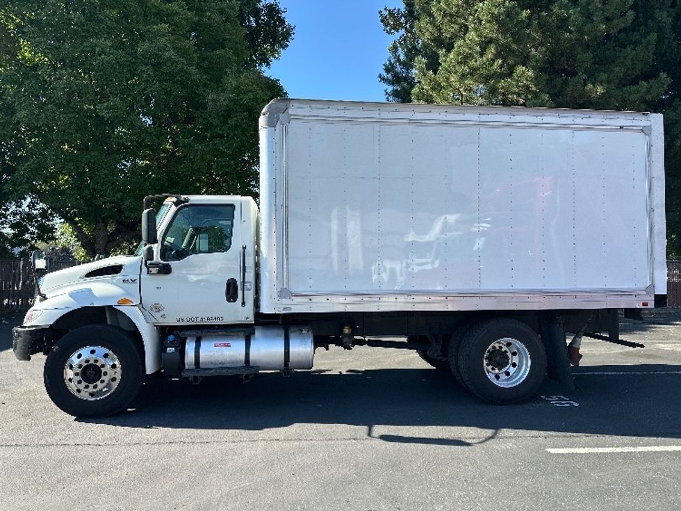 Medium Duty Box Truck-Light and Medium Duty Trucks-International-2020-MV607-Tukwila-WA-138,600\n\t\tmiles-$ 47,000 - Image 4