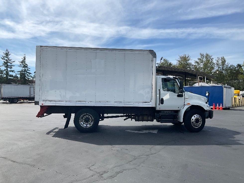 Medium Duty Box Truck-Light and Medium Duty Trucks-International-2020-MV607-Tukwila-WA-146,499\n\t\tmiles-$ 46,000 - Image 15