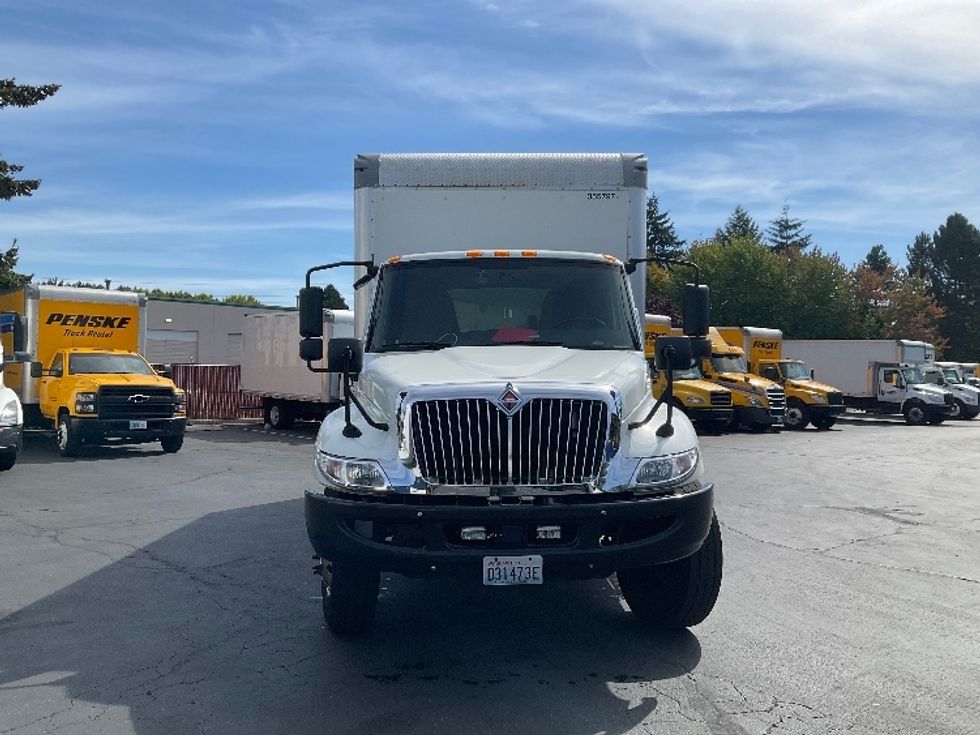 Medium Duty Box Truck-Light and Medium Duty Trucks-International-2020-MV607-Tukwila-WA-146,499\n\t\tmiles-$ 46,000 - Image 2