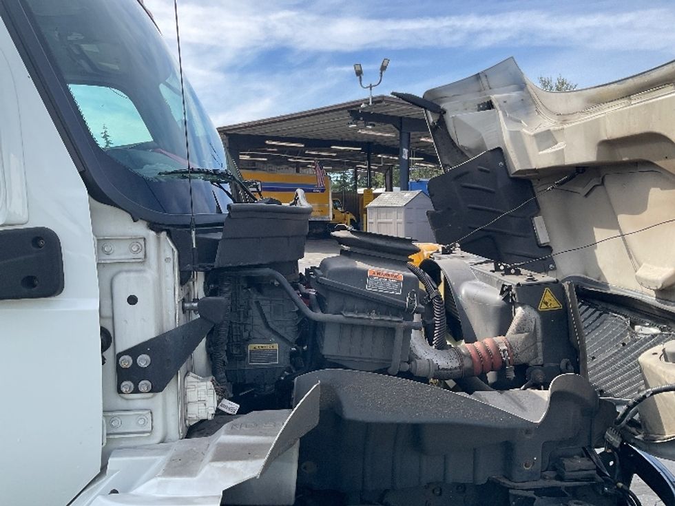 Medium Duty Box Truck-Light and Medium Duty Trucks-International-2020-MV607-Tukwila-WA-146,499\n\t\tmiles-$ 46,000 - Image 23