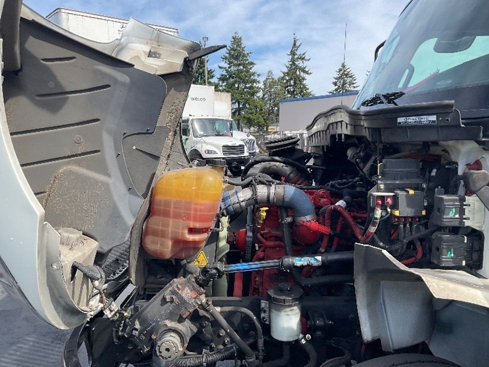 Medium Duty Box Truck-Light and Medium Duty Trucks-International-2020-MV607-Tukwila-WA-146,499\n\t\tmiles-$ 46,000 - Image 24