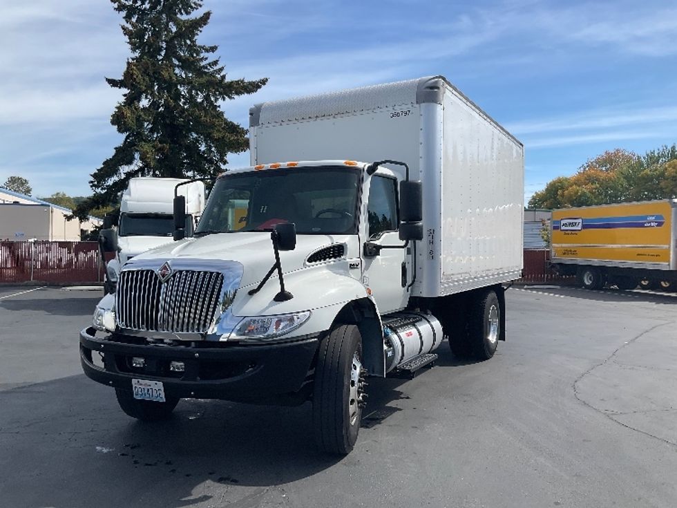 Medium Duty Box Truck-Light and Medium Duty Trucks-International-2020-MV607-Tukwila-WA-146,499\n\t\tmiles-$ 46,000 - Image 3