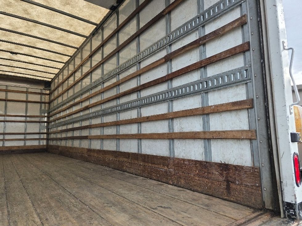 Medium Duty Box Truck-Light and Medium Duty Trucks-International-2020-MV607-Tukwila-WA-150,737\n\t\tmiles-$ 55,500 - Image 12