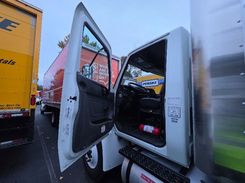 Medium Duty Box Truck-Light and Medium Duty Trucks-International-2020-MV607-Tukwila-WA-150,737\n\t\tmiles-$ 55,500 - Image 16