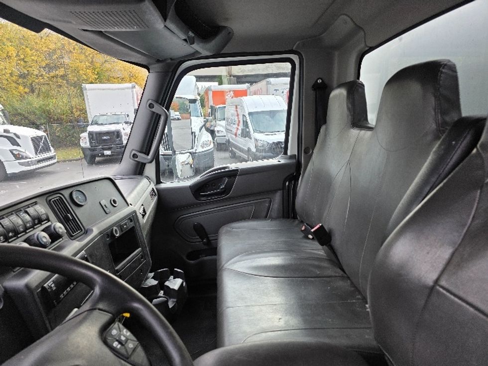 Medium Duty Box Truck-Light and Medium Duty Trucks-International-2020-MV607-Tukwila-WA-150,737\n\t\tmiles-$ 55,500 - Image 19