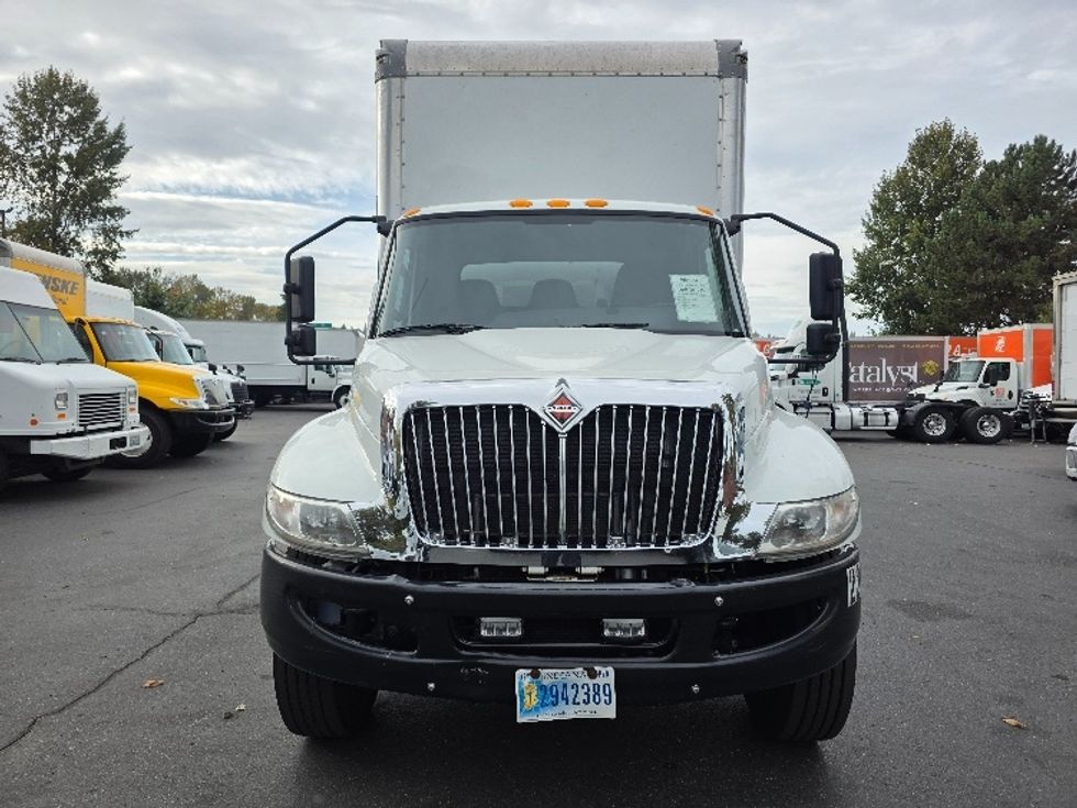 Medium Duty Box Truck-Light and Medium Duty Trucks-International-2020-MV607-Tukwila-WA-150,737\n\t\tmiles-$ 55,500 - Image 2
