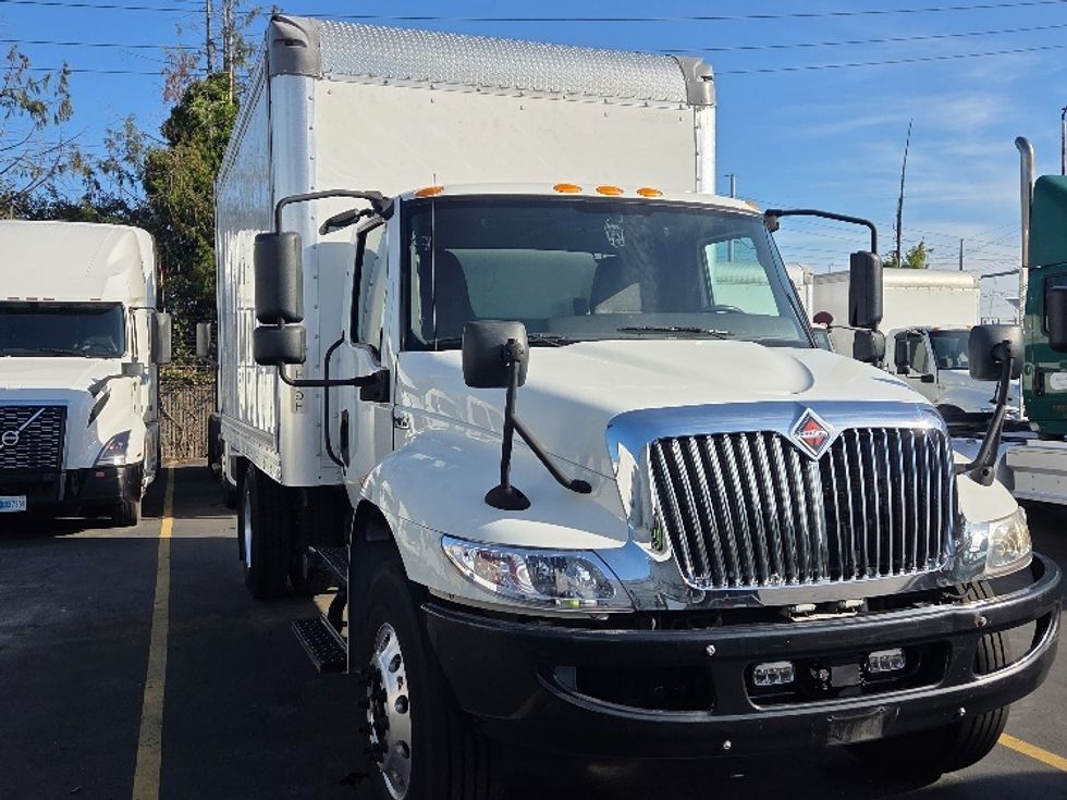 Medium Duty Box Truck-Light and Medium Duty Trucks-International-2020-MV607-Tukwila-WA-161,022\n\t\tmiles-$ 42,250 - Image 1