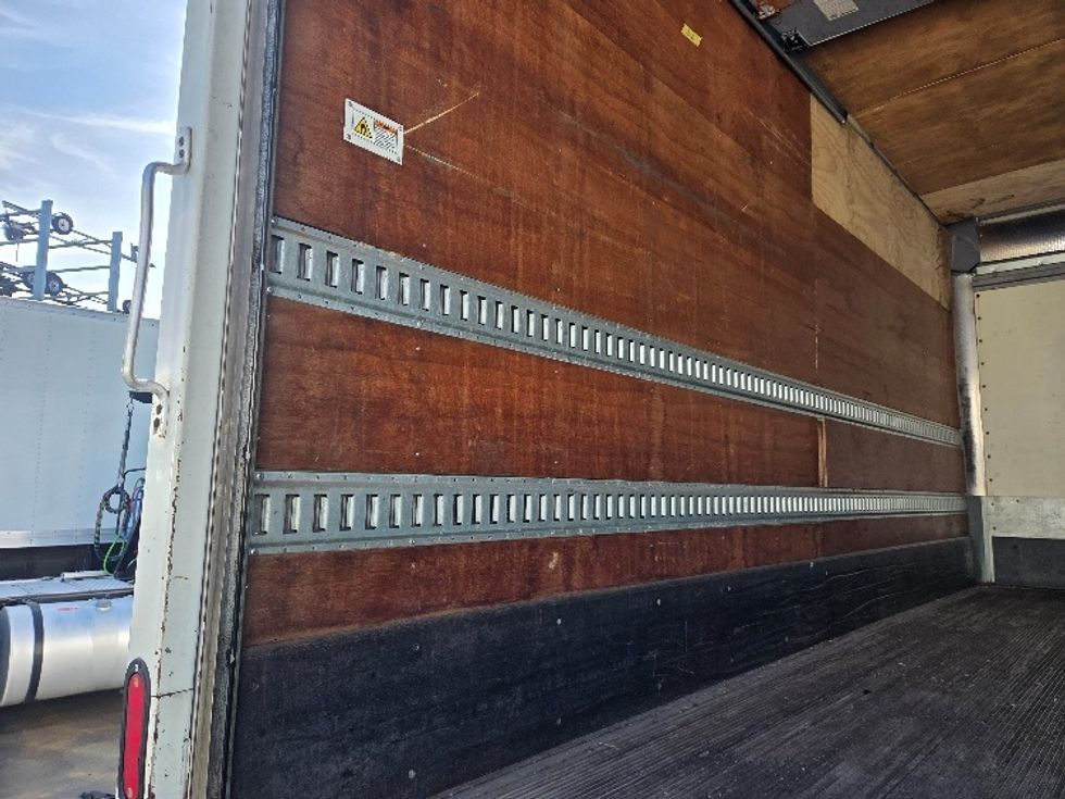 Medium Duty Box Truck-Light and Medium Duty Trucks-International-2020-MV607-Tukwila-WA-161,022\n\t\tmiles-$ 42,250 - Image 11