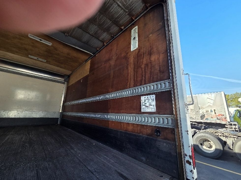 Medium Duty Box Truck-Light and Medium Duty Trucks-International-2020-MV607-Tukwila-WA-161,022\n\t\tmiles-$ 42,250 - Image 12