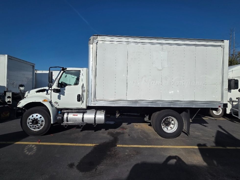 Medium Duty Box Truck-Light and Medium Duty Trucks-International-2020-MV607-Tukwila-WA-161,022\n\t\tmiles-$ 42,250 - Image 4