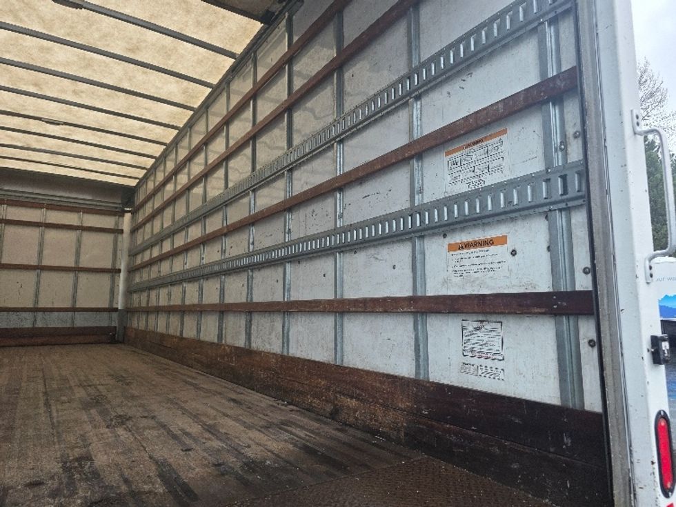 Medium Duty Box Truck-Light and Medium Duty Trucks-International-2020-MV607-Tukwila-WA-166,399\n\t\tmiles-$ 53,000 - Image 12