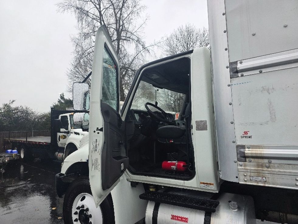 Medium Duty Box Truck-Light and Medium Duty Trucks-International-2020-MV607-Tukwila-WA-166,399\n\t\tmiles-$ 53,000 - Image 16