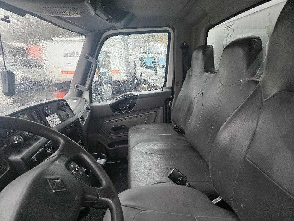 Medium Duty Box Truck-Light and Medium Duty Trucks-International-2020-MV607-Tukwila-WA-166,399\n\t\tmiles-$ 53,000 - Image 18