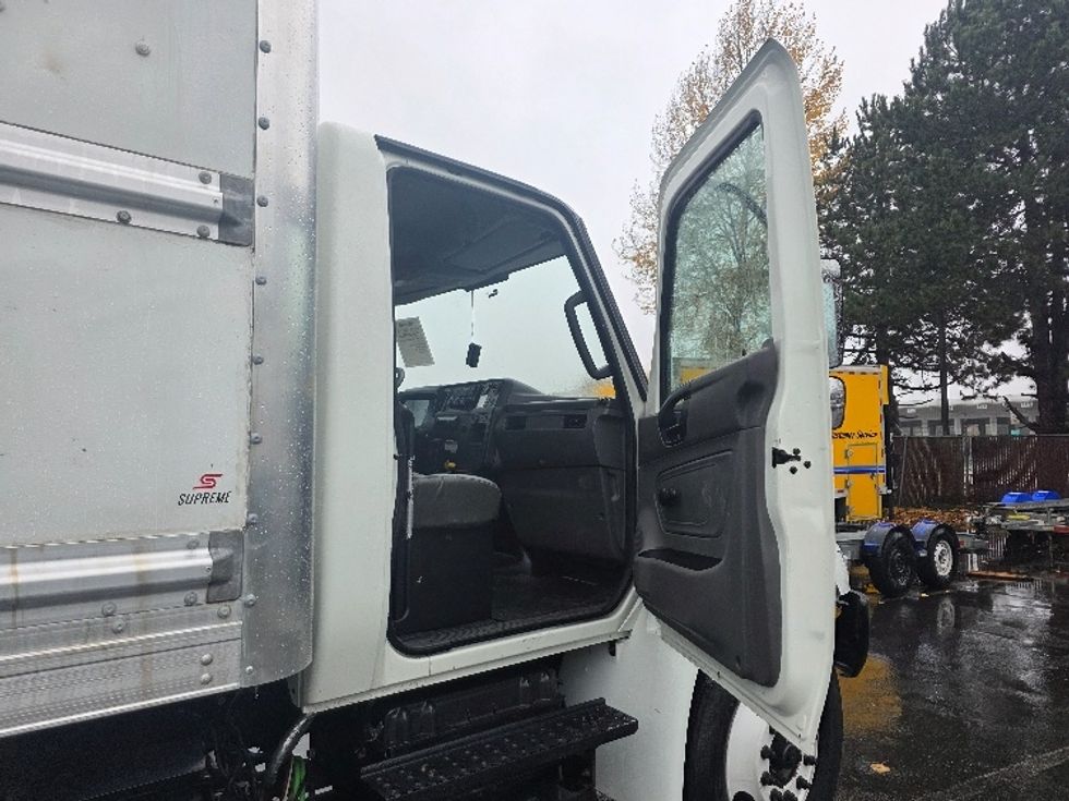 Medium Duty Box Truck-Light and Medium Duty Trucks-International-2020-MV607-Tukwila-WA-166,399\n\t\tmiles-$ 53,000 - Image 19