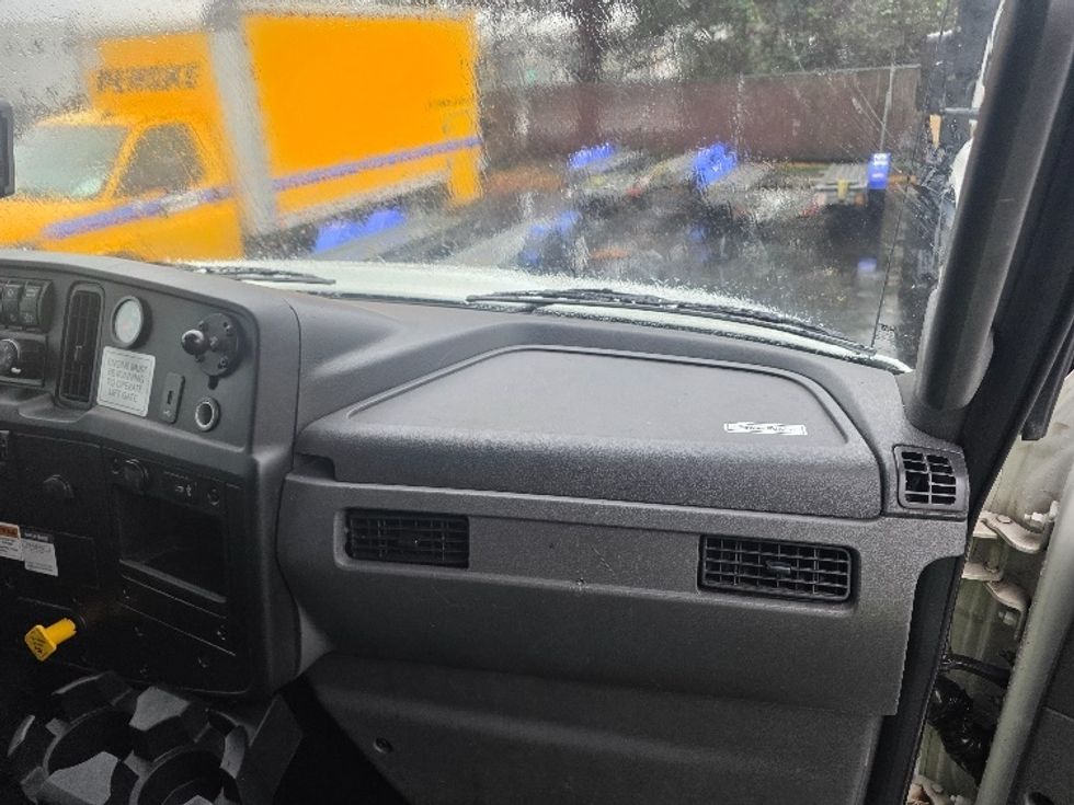 Medium Duty Box Truck-Light and Medium Duty Trucks-International-2020-MV607-Tukwila-WA-166,399\n\t\tmiles-$ 53,000 - Image 20