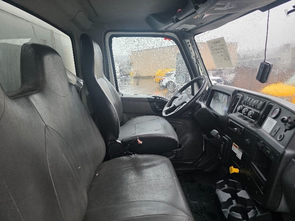 Medium Duty Box Truck-Light and Medium Duty Trucks-International-2020-MV607-Tukwila-WA-166,399\n\t\tmiles-$ 53,000 - Image 21
