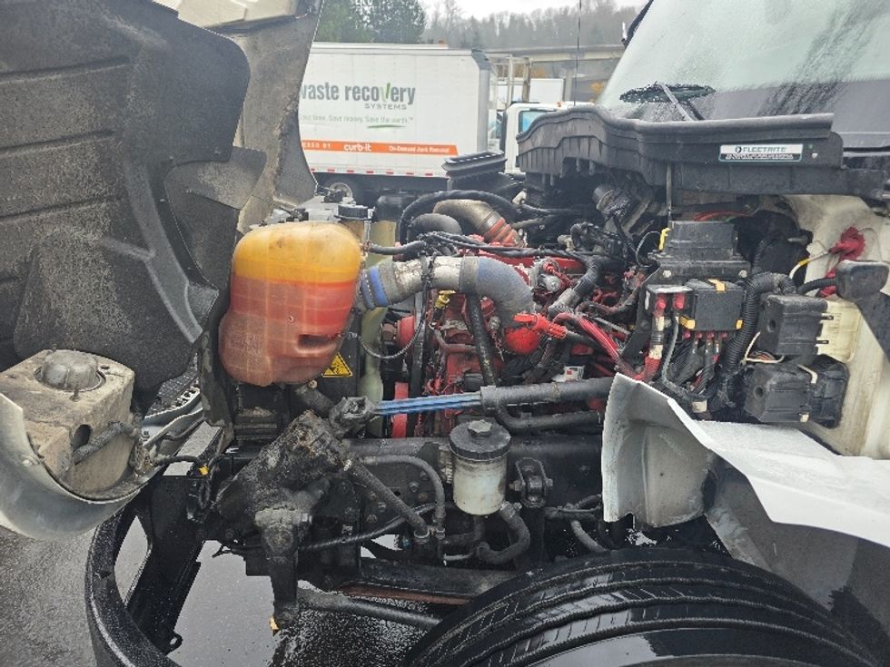 Medium Duty Box Truck-Light and Medium Duty Trucks-International-2020-MV607-Tukwila-WA-166,399\n\t\tmiles-$ 53,000 - Image 23