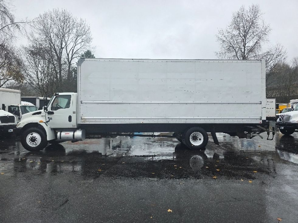 Medium Duty Box Truck-Light and Medium Duty Trucks-International-2020-MV607-Tukwila-WA-166,399\n\t\tmiles-$ 53,000 - Image 4