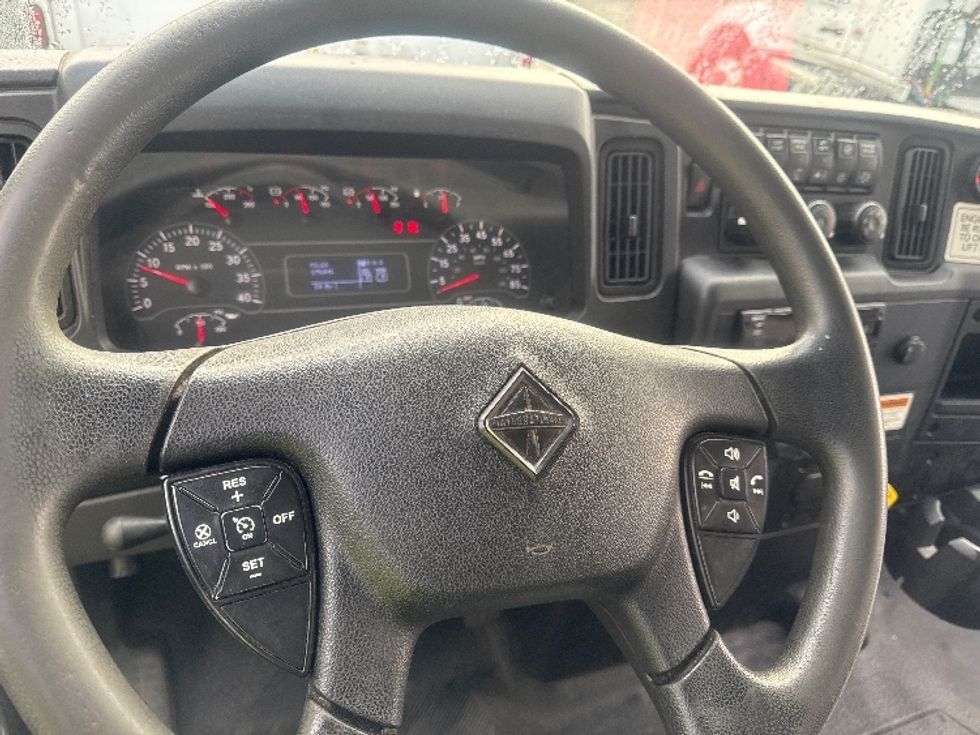 Medium Duty Box Truck-Light and Medium Duty Trucks-International-2020-MV607-Tukwila-WA-176,639\n\t\tmiles-$ 50,500 - Image 17