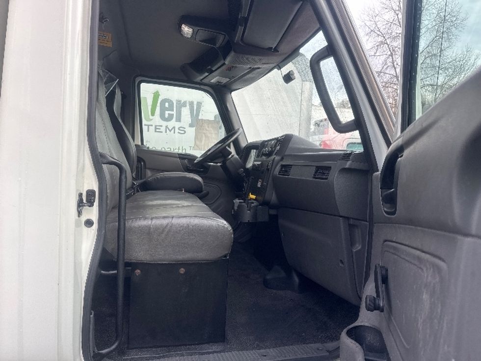 Medium Duty Box Truck-Light and Medium Duty Trucks-International-2020-MV607-Tukwila-WA-176,639\n\t\tmiles-$ 50,500 - Image 20