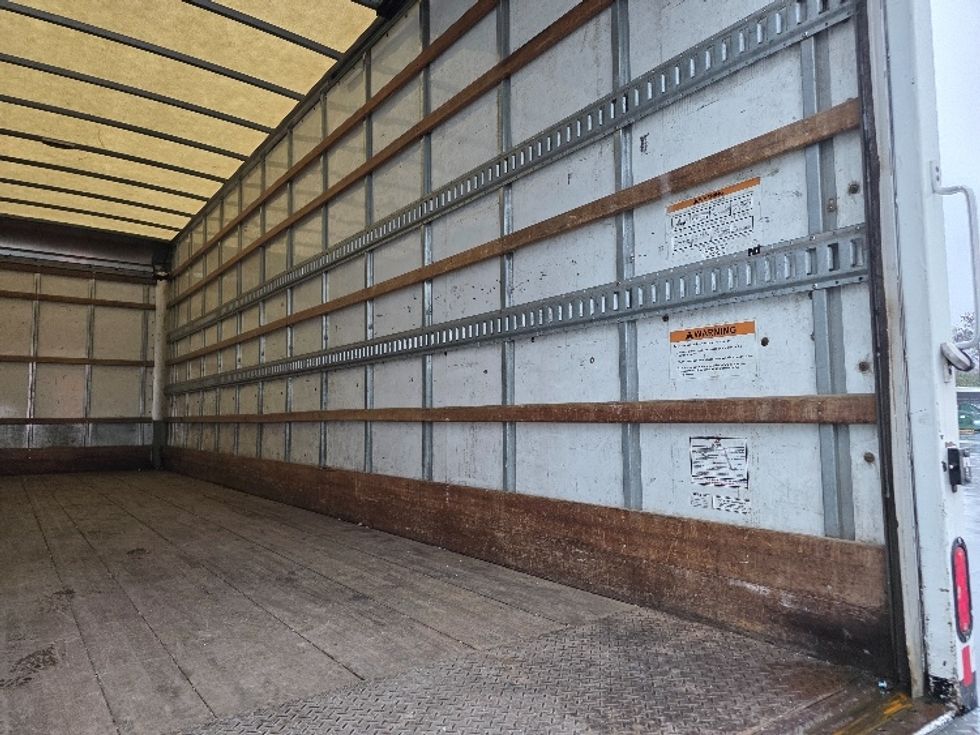Medium Duty Box Truck-Light and Medium Duty Trucks-International-2020-MV607-Tukwila-WA-196,605\n\t\tmiles-$ 45,500 - Image 12