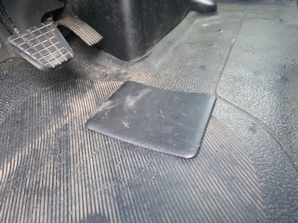 Medium Duty Box Truck-Light and Medium Duty Trucks-International-2020-MV607-Tukwila-WA-196,605\n\t\tmiles-$ 45,500 - Image 26