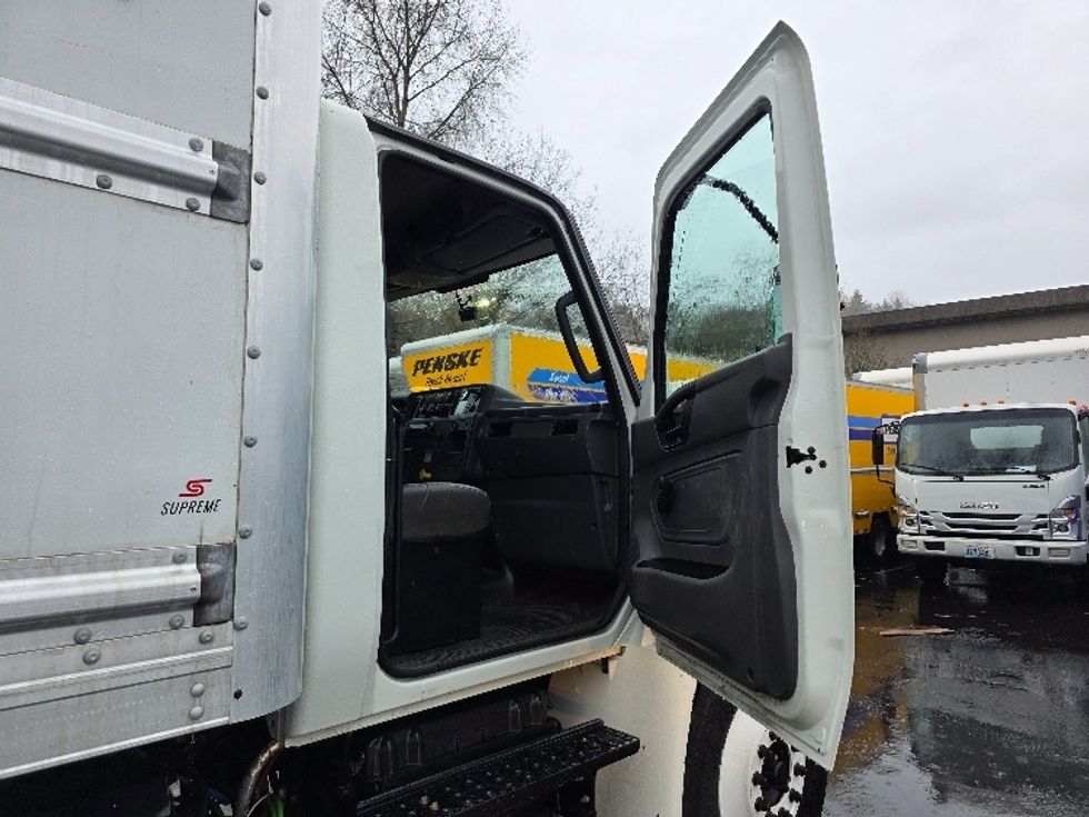Medium Duty Box Truck-Light and Medium Duty Trucks-International-2020-MV607-Tukwila-WA-196,605\n\t\tmiles-$ 48,250 - Image 20