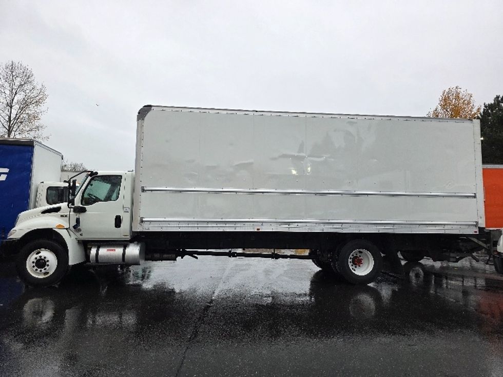 Medium Duty Box Truck-Light and Medium Duty Trucks-International-2020-MV607-Tukwila-WA-196,605\n\t\tmiles-$ 48,250 - Image 4