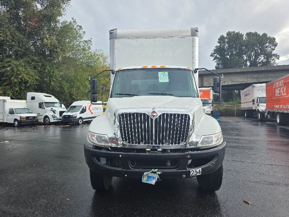 Medium Duty Box Truck-Light and Medium Duty Trucks-International-2020-MV607-Tukwila-WA-198,775\n\t\tmiles-$ 48,000 - Image 2