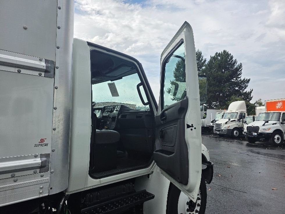 Medium Duty Box Truck-Light and Medium Duty Trucks-International-2020-MV607-Tukwila-WA-198,775\n\t\tmiles-$ 48,000 - Image 20