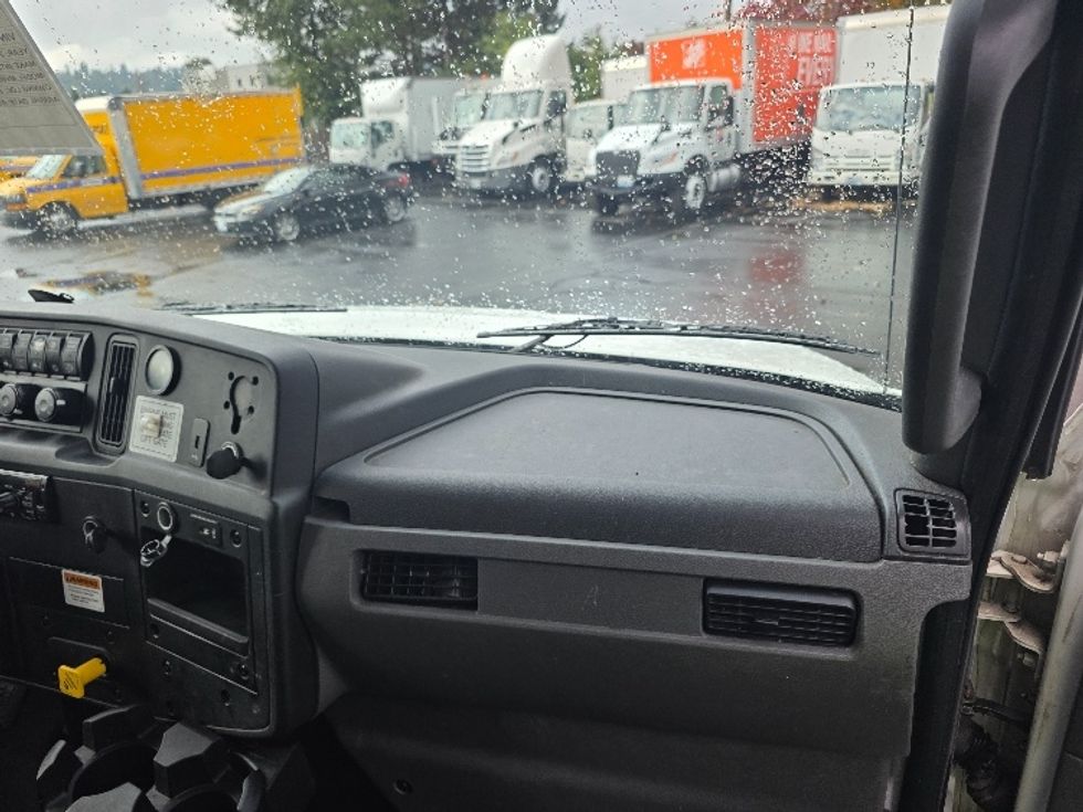 Medium Duty Box Truck-Light and Medium Duty Trucks-International-2020-MV607-Tukwila-WA-198,775\n\t\tmiles-$ 48,000 - Image 21