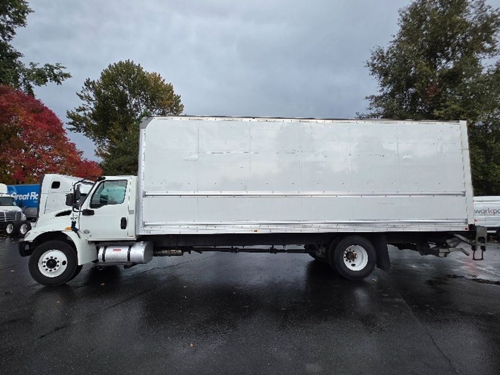 Medium Duty Box Truck-Light and Medium Duty Trucks-International-2020-MV607-Tukwila-WA-198,775\n\t\tmiles-$ 48,000 - Image 4