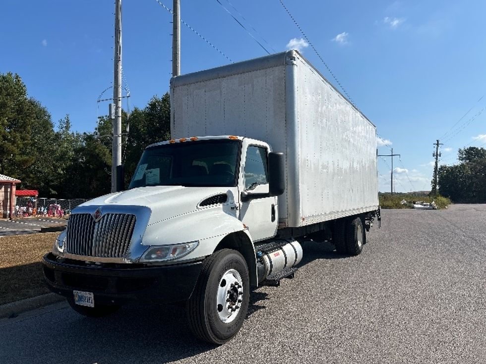 Medium Duty Box Truck-Light and Medium Duty Trucks-International-2020-MV607-Tuscaloosa-AL-126,722\n\t\tmiles-$ 58,250 - Image 3