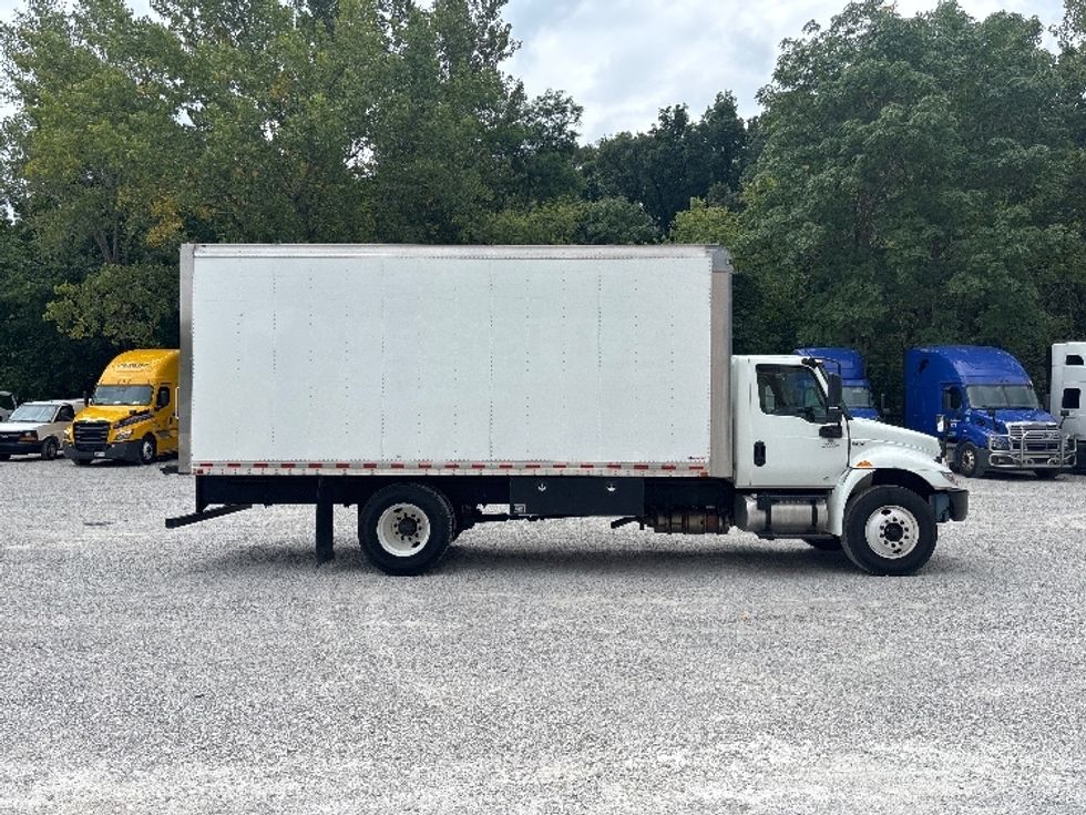 Medium Duty Box Truck-Light and Medium Duty Trucks-International-2020-MV607-Valparaiso-IN-144,620\n\t\tmiles-$ 41,250 - Image 14