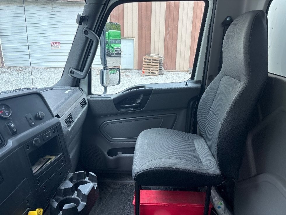 Medium Duty Box Truck-Light and Medium Duty Trucks-International-2020-MV607-Valparaiso-IN-144,620\n\t\tmiles-$ 41,250 - Image 18