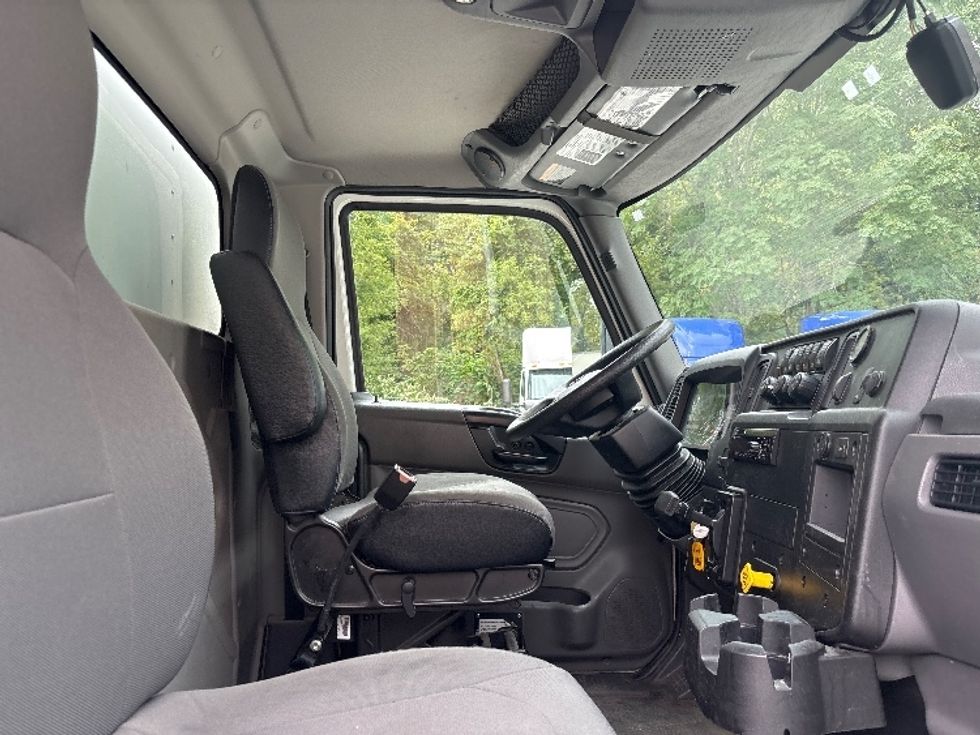 Medium Duty Box Truck-Light and Medium Duty Trucks-International-2020-MV607-Valparaiso-IN-144,620\n\t\tmiles-$ 41,250 - Image 21