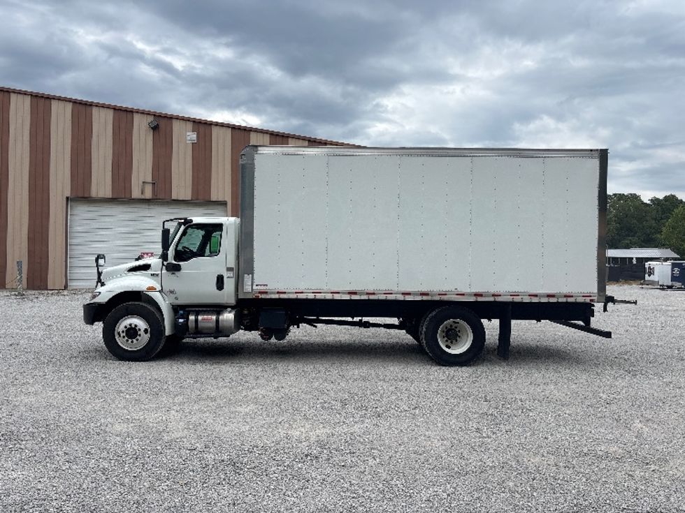Medium Duty Box Truck-Light and Medium Duty Trucks-International-2020-MV607-Valparaiso-IN-144,620\n\t\tmiles-$ 41,250 - Image 4