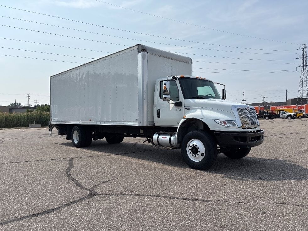 Medium Duty Box Truck-Light and Medium Duty Trucks-International-2020-MV607-Warren-MI-142,284\n\t\tmiles-$ 41,250 - Image 1